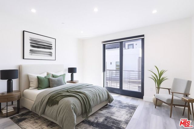 11800 Courtleigh Drive, Los Angeles CA: https://media.crmls.org/mediaz/4f37b6b4-ce06-4235-a6d9-39f7801ad044.jpg