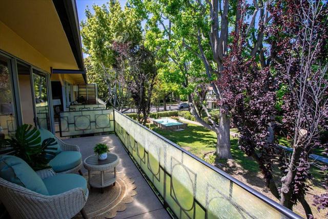 762 University Avenue, Palo Alto CA: https://media.crmls.org/mediaz/4f3802c3-397d-43a2-baff-8d5f05dc9fd9.jpg