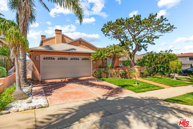 8221 Delgany Avenue, Playa del Rey CA: https://media.crmls.org/mediaz/4f381416-aaaa-4cc2-98d9-661cd18d593f.jpg