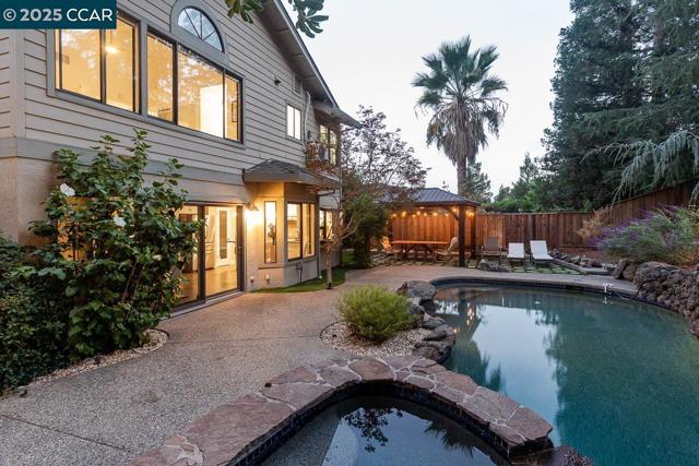 311 Valley High Dr, Pleasant Hill CA: https://media.crmls.org/mediaz/4f381f29-961c-4f02-93ff-80bec140e937.jpg