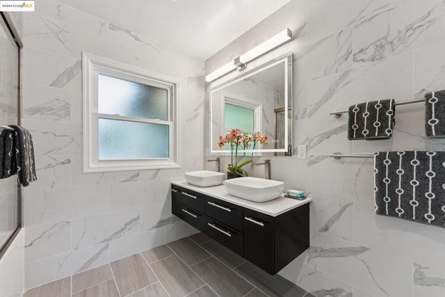 1057 Arlington Blvd, El Cerrito CA: https://media.crmls.org/mediaz/4f3824dc-611b-4f26-8d6d-57a119703694.jpg
