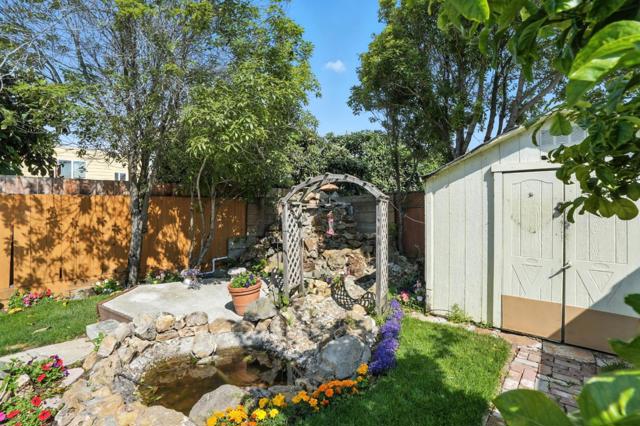32 Cross Street, San Francisco CA: https://media.crmls.org/mediaz/4f387081-e01f-45d3-a8b6-2e116ea34d2b.jpg