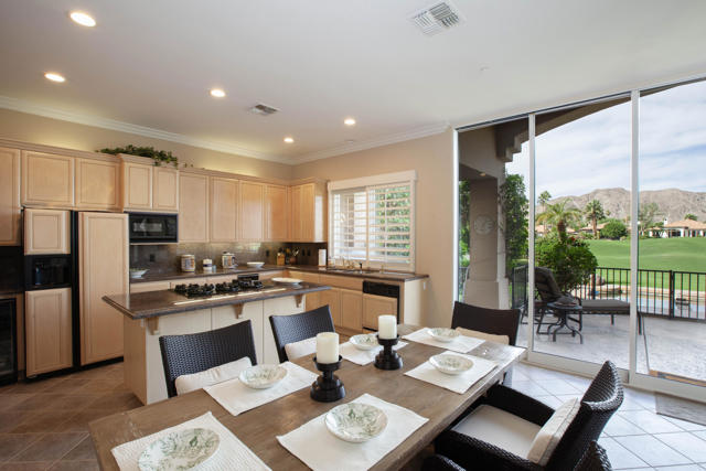 78930 Rancho La Quinta Drive, La Quinta CA: https://media.crmls.org/mediaz/4f38a280-c31c-482c-a730-a624e9a380e8.jpg