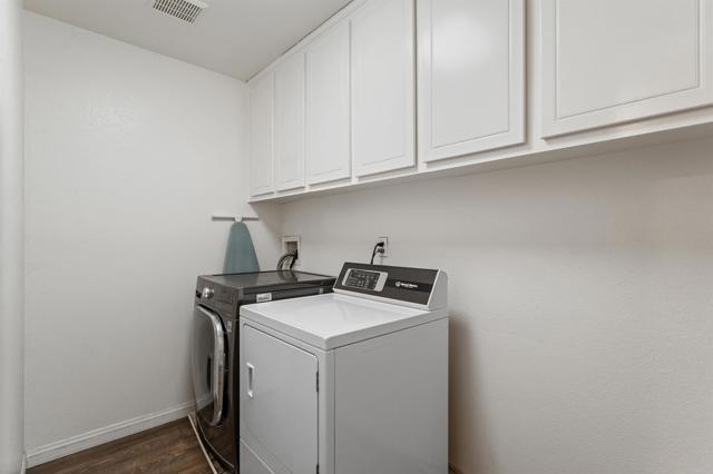 1049 Boulder, Oceanside CA: https://media.crmls.org/mediaz/4f38f339-8cbd-418c-a176-5ce1ec018b50.jpg