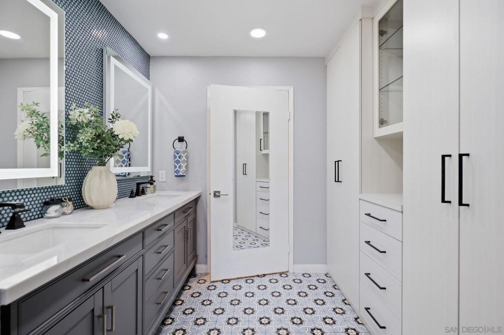 6717 Friars Rd - photo 18