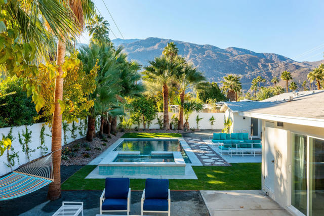 1125 E Sunny Dunes Road, Palm Springs CA: https://media.crmls.org/mediaz/4f3a523d-c1db-4ff2-a535-b0aff5e81683.jpg