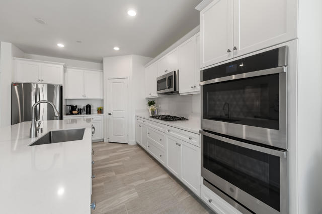 Image 8 of 44 For 40161 Padova Drive