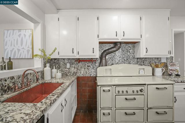 6324 Bonita Ct, Richmond CA: https://media.crmls.org/mediaz/4f3aec97-82a4-4620-be09-a8f4f8bdd9dc.jpg