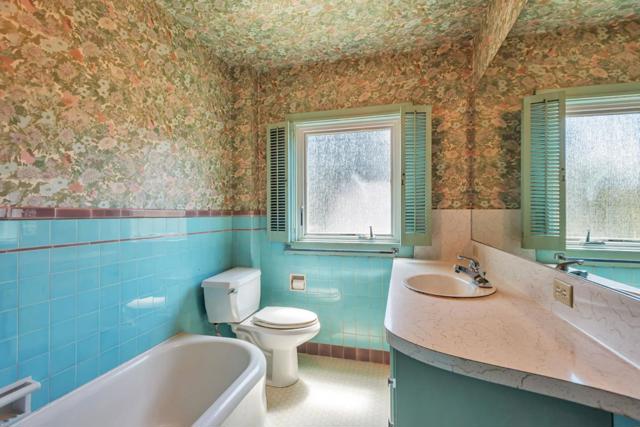 1690 Castilleja Avenue, Palo Alto CA: https://media.crmls.org/mediaz/4f3bb9e1-749c-4f07-80f1-b035730a43b1.jpg