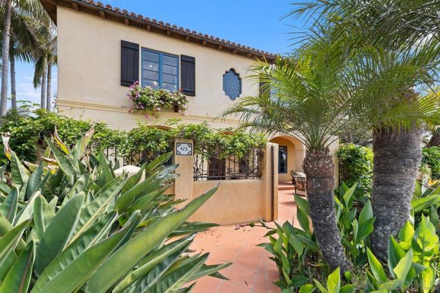 7344 Olivetas Ave, La Jolla CA: https://media.crmls.org/mediaz/4f3bd99b-72d0-4407-ac55-c542e4e75777.jpg