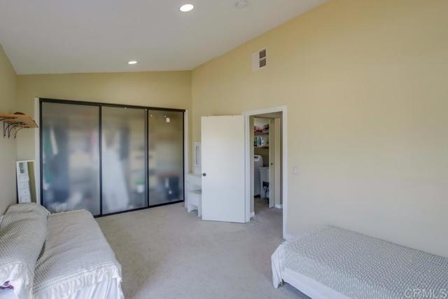 Image 13 of 54 For 2638 W Victoria Dr.