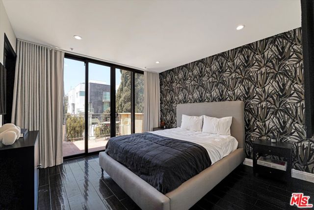 500 N Orlando Avenue, West Hollywood CA: https://media.crmls.org/mediaz/4f3c2fac-62cd-4339-8a9b-8aecdafdc63e.jpg
