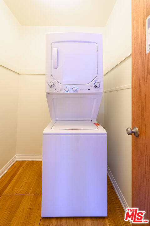 https://media.crmls.org/mediaz/4f3d209a-b61a-4d1d-b983-0f2877fdb65e.jpg?preset=X-Large