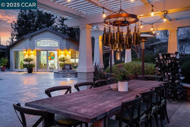 21 Meadow Lake Dr, Danville CA: https://media.crmls.org/mediaz/4f3d3563-c7d8-4cbc-ba38-8c49f3139289.jpg