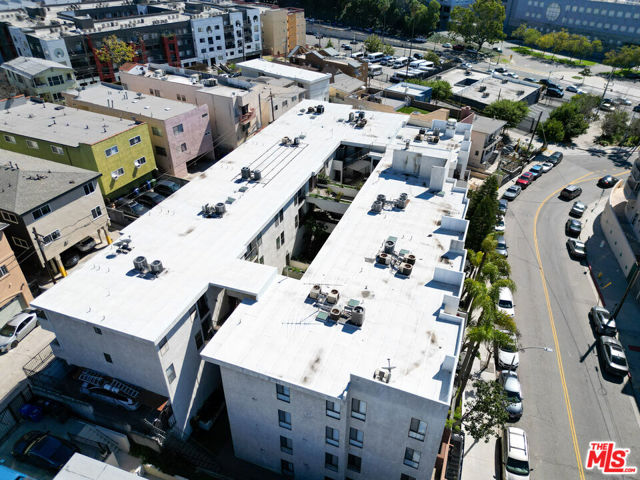 630 N Grand Avenue, Los Angeles CA: https://media.crmls.org/mediaz/4f3d8f71-33d7-49b1-9854-239e842a61d2.jpg