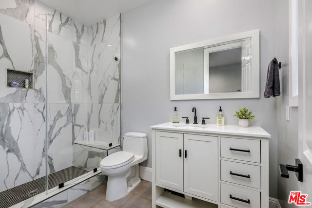1 Falconridge Drive, Coto de Caza CA: https://media.crmls.org/mediaz/4f3da1b0-7378-4013-b2e9-6670fc19932e.jpg