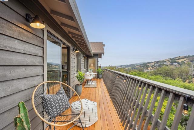 1768 Astor Ct, San Leandro CA: https://media.crmls.org/mediaz/4f3e4e69-9e63-4e29-a600-efabfdfa3ae9.jpg