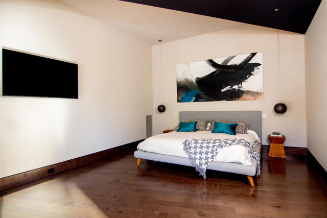 740 N Prescott Drive, Palm Springs CA: https://media.crmls.org/mediaz/4f3e7d68-7e86-4a97-8043-dd6697e74b7f.jpg