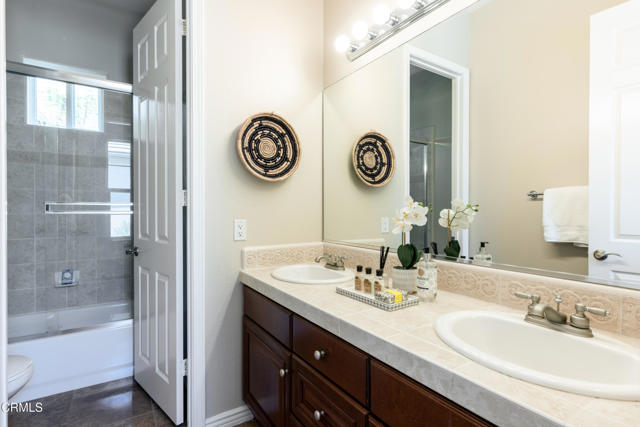 219 Via Rebecca, Thousand Oaks CA: https://media.crmls.org/mediaz/4f3e87f7-e008-4a11-889f-28f6f7554507.jpg