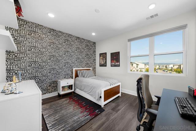 13722 Canyon Loop Trl, San Diego CA: https://media.crmls.org/mediaz/4f3e90f9-2a45-495a-bc91-c65f49783da8.jpg