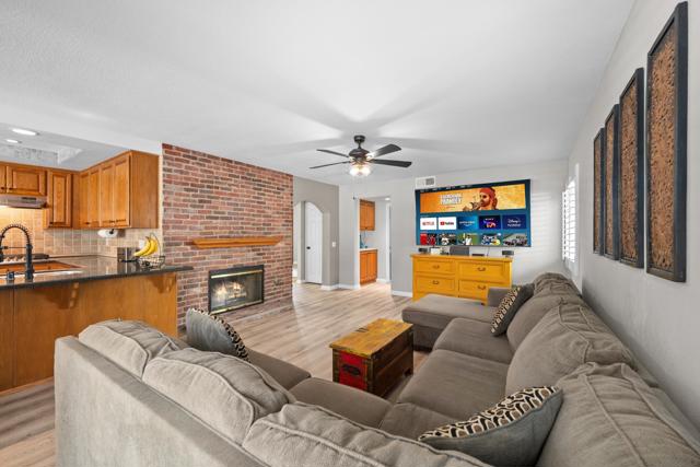 1572 Roma Dr, Vista CA: https://media.crmls.org/mediaz/4f3ec9ae-4377-48bf-882c-7326da124ca7.jpg
