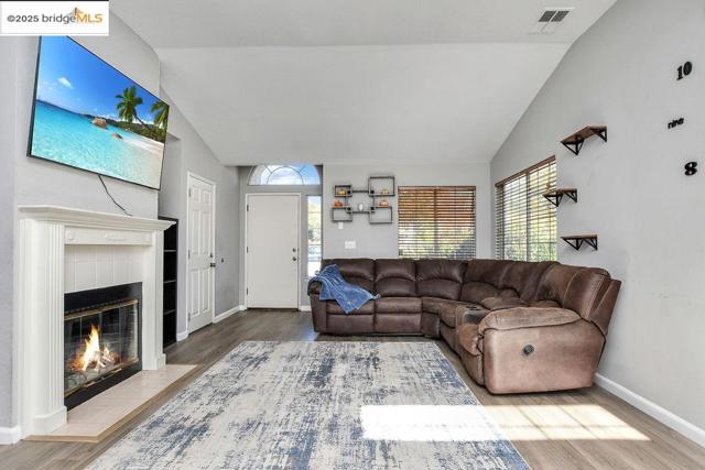 4866 Vinewood Way, Antioch CA: https://media.crmls.org/mediaz/4f3f89e1-6e72-4728-b494-c0cdb8173b56.jpg