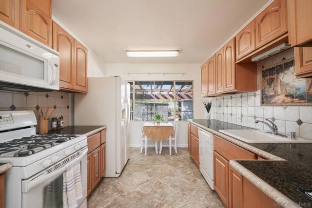 228 E 15th Ave, Escondido CA: https://media.crmls.org/mediaz/4f3fafa1-0d54-4c46-b561-ec25686af8db.jpg