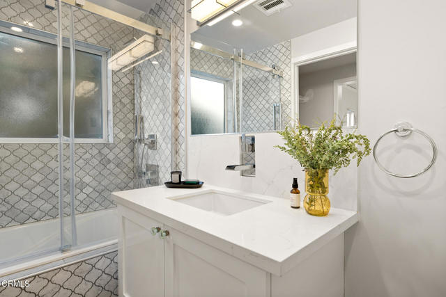 6201 1/4 Saylin Lane, Los Angeles CA: https://media.crmls.org/mediaz/4f3fb478-25f9-4d31-8bfa-b6f36cabff54.jpg