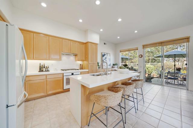 771 Dry Creek Drive, Chula Vista CA: https://media.crmls.org/mediaz/4f401bc4-d749-4edd-b3c9-7e27dcf47717.jpg