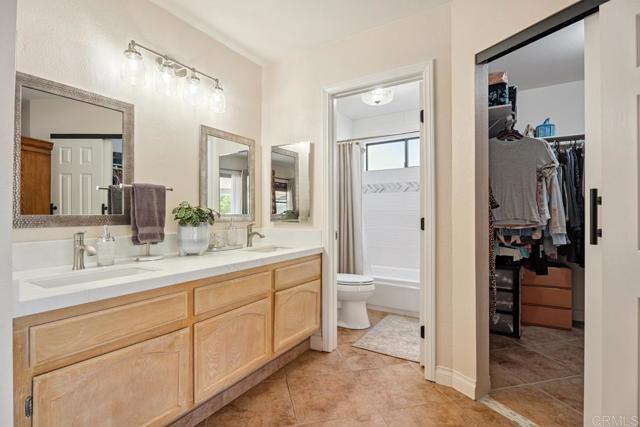 24039 Del Amo Road, Ramona CA: https://media.crmls.org/mediaz/4f4057e0-aeac-4ab5-a4d6-15d4e99dca5e.jpg