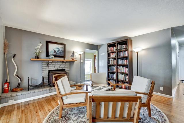 847 Arguello Boulevard, Pacifica CA: https://media.crmls.org/mediaz/4f41100e-055c-4cef-a204-863a721e166d.jpg