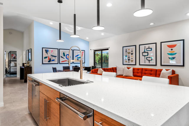 1399 N ViA Donna, Palm Springs CA: https://media.crmls.org/mediaz/4f418a53-7b7f-4815-a807-85bf866c3780.jpg