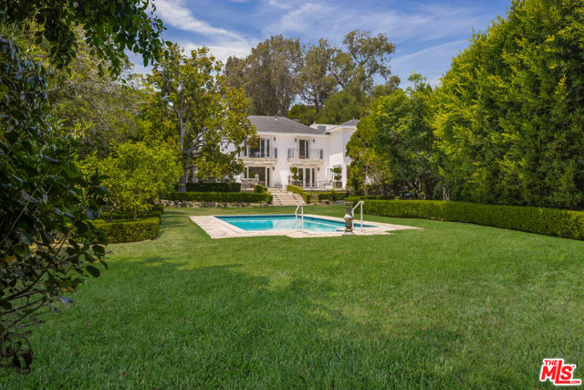 10914 Bellagio Road, Los Angeles CA: https://media.crmls.org/mediaz/4f42118d-1261-41e8-9206-78afedd92f92.jpg