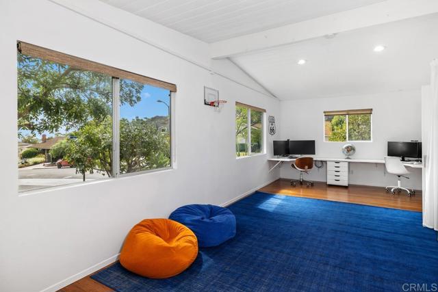 2104 Crownhill Road, San Diego CA: https://media.crmls.org/mediaz/4f422aaf-ec1d-4a9c-bf7b-0f9a9f9b9a1c.jpg