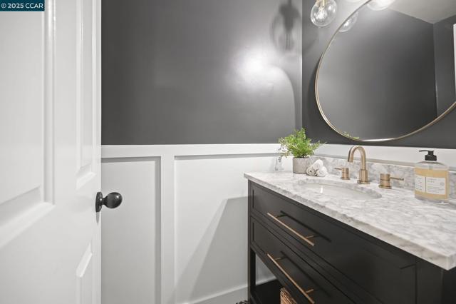2120 Shady Creek Pl, Danville CA: https://media.crmls.org/mediaz/4f42cce4-9180-470f-955f-ab26584ae8c9.jpg
