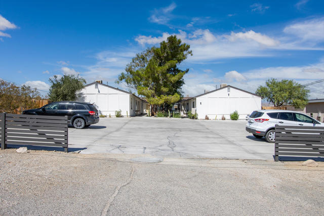 7382 Olympic Road, Joshua Tree CA: https://media.crmls.org/mediaz/4f43d68f-450e-46b6-bac4-0fe154ea34aa.jpg