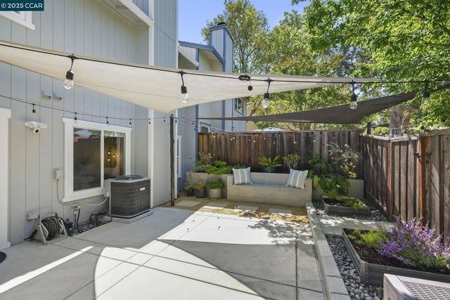 2510 Tea Tree Ct, Martinez CA: https://media.crmls.org/mediaz/4f44d47f-aea3-4ed3-9cfd-0b55079d442b.jpg