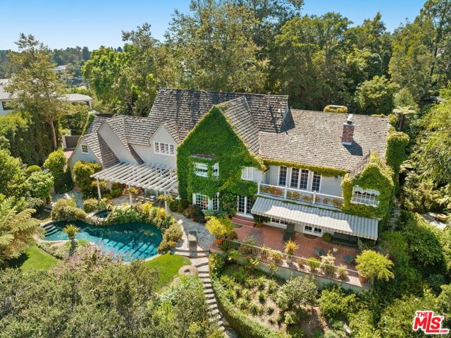 616 Perugia Way, Los Angeles CA: https://media.crmls.org/mediaz/4f45182f-b577-4de9-a6d1-e1bfbd655e53.jpg