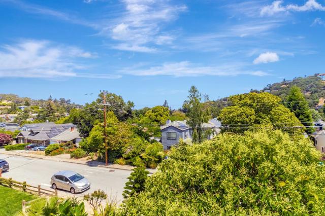124 Beverly Drive, San Carlos CA: https://media.crmls.org/mediaz/4f4554ce-79e8-4857-9b67-39210f5a0616.jpg