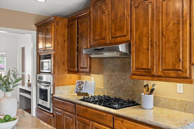 Detail Gallery Image 11 of 60 For 598 Caminito a Casa, San Marcos,  CA 92078 - 4 Beds | 3/1 Baths