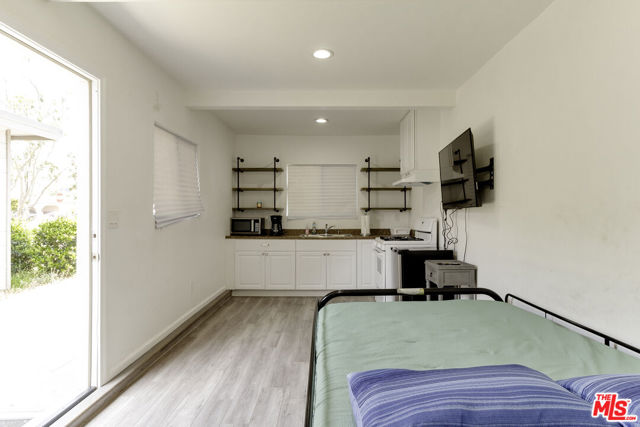11812 RANDALL Street, Sun Valley CA: https://media.crmls.org/mediaz/4f45ce42-0c14-4d4e-b9b8-af012694e3ec.jpg