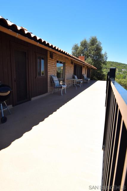 23684 Viejas Grade Rd, Descanso CA: https://media.crmls.org/mediaz/4f4657f9-f16d-43be-85e7-6399e3783ea8.jpg