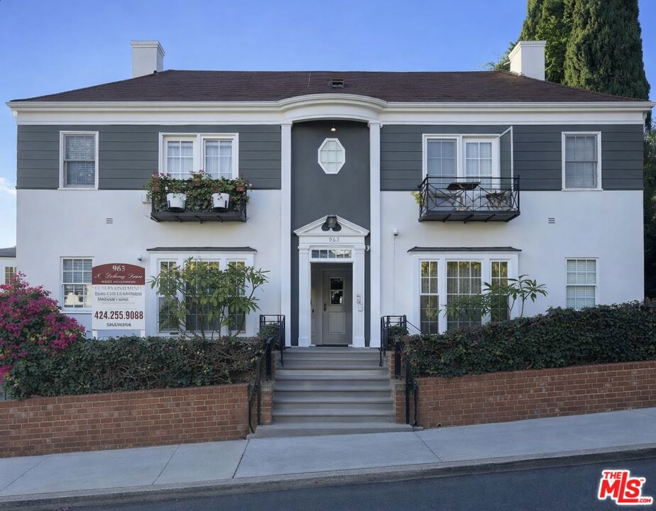 963 N Doheny Drive #1/8