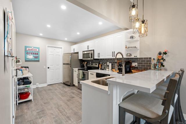 Detail Gallery Image 10 of 40 For 5987 Gaines St, San Diego,  CA 92110 - 2 Beds | 2/1 Baths