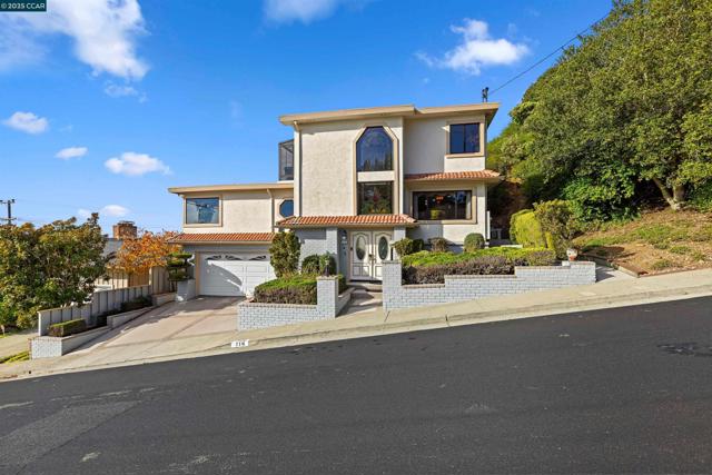 716 Gelston Pl, El Cerrito CA: https://media.crmls.org/mediaz/4f473df9-b95f-4ddc-86db-cd8b47a66073.jpg