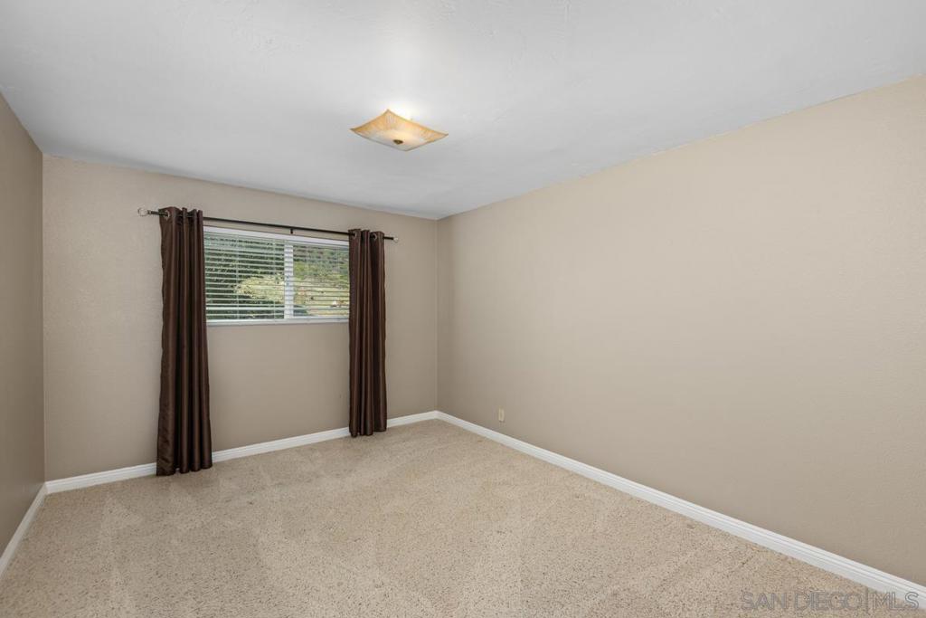 MLS #250026892SD image #44