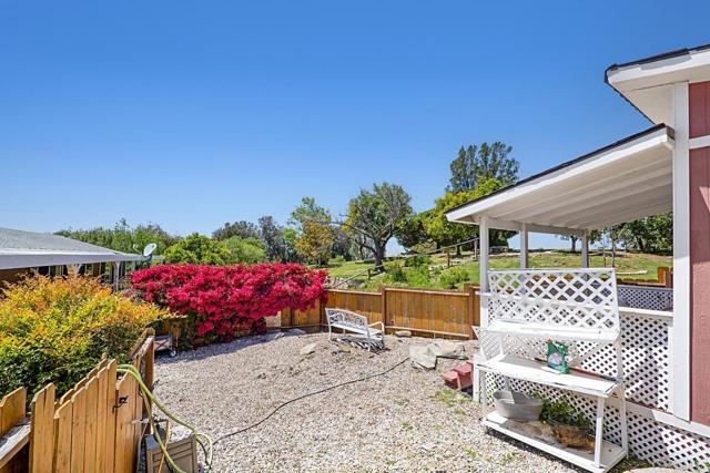 18218 Paradise Mountain Rd Spc 81, Valley Center CA: https://media.crmls.org/mediaz/4f485fcf-3b9b-4f52-b849-ed8662f0475e.jpg