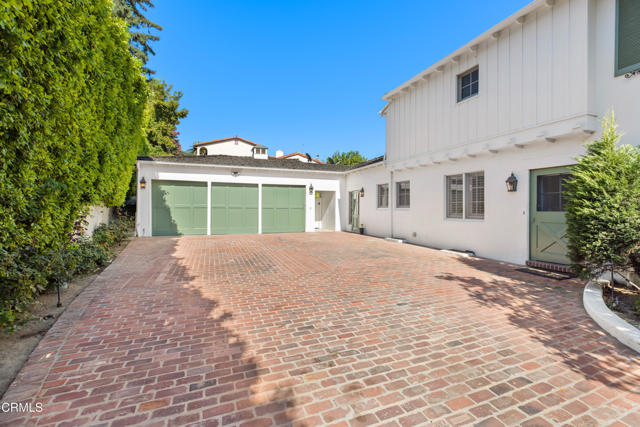 1184 Arden Road, Pasadena CA: https://media.crmls.org/mediaz/4f488675-35b5-42f5-8260-845e661992e8.jpg
