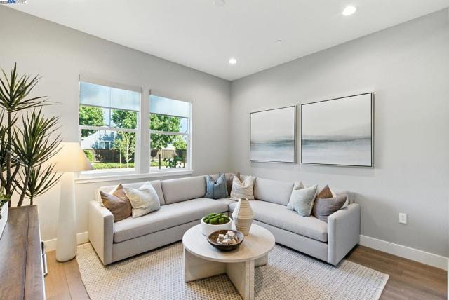 1685 Arione Street, Brentwood CA: https://media.crmls.org/mediaz/4f491953-1fb1-43b4-86df-741c00188a89.jpg