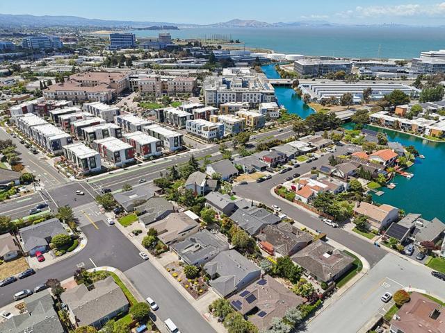 613 Pilgrim Drive, Foster City CA: https://media.crmls.org/mediaz/4f495cf4-7eff-4d11-a059-ea13eff935ee.jpg